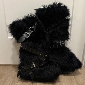 Club Exx WILD INSTINCTS FAUX FUR BOOTS - BLACK